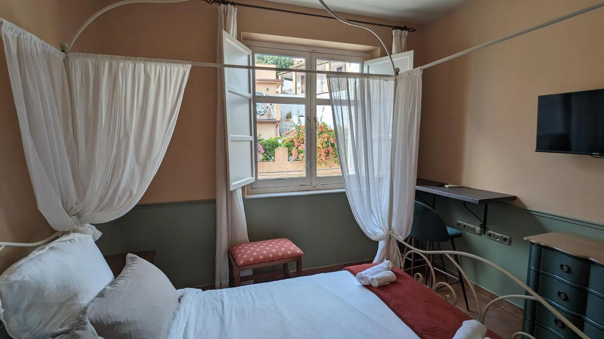 Casa Monte Victoria Malaga Hotel